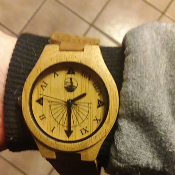 Watch - Picture 2 of 2